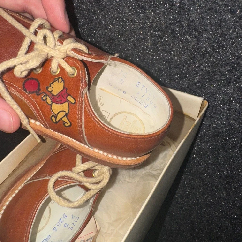 Vintage 1964 Disney Winnie the Pooh Brown Leather Lace Up Shoes Boy 7